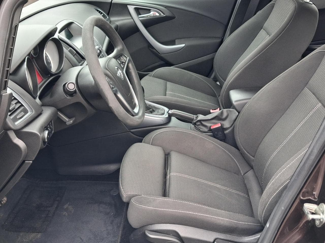 2013 Opel ASTRA - 9
