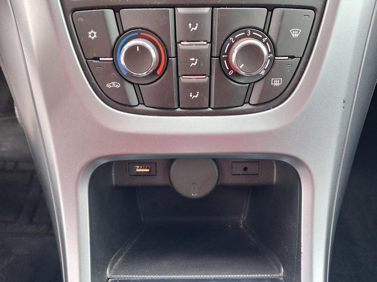 2013 Opel ASTRA - 14