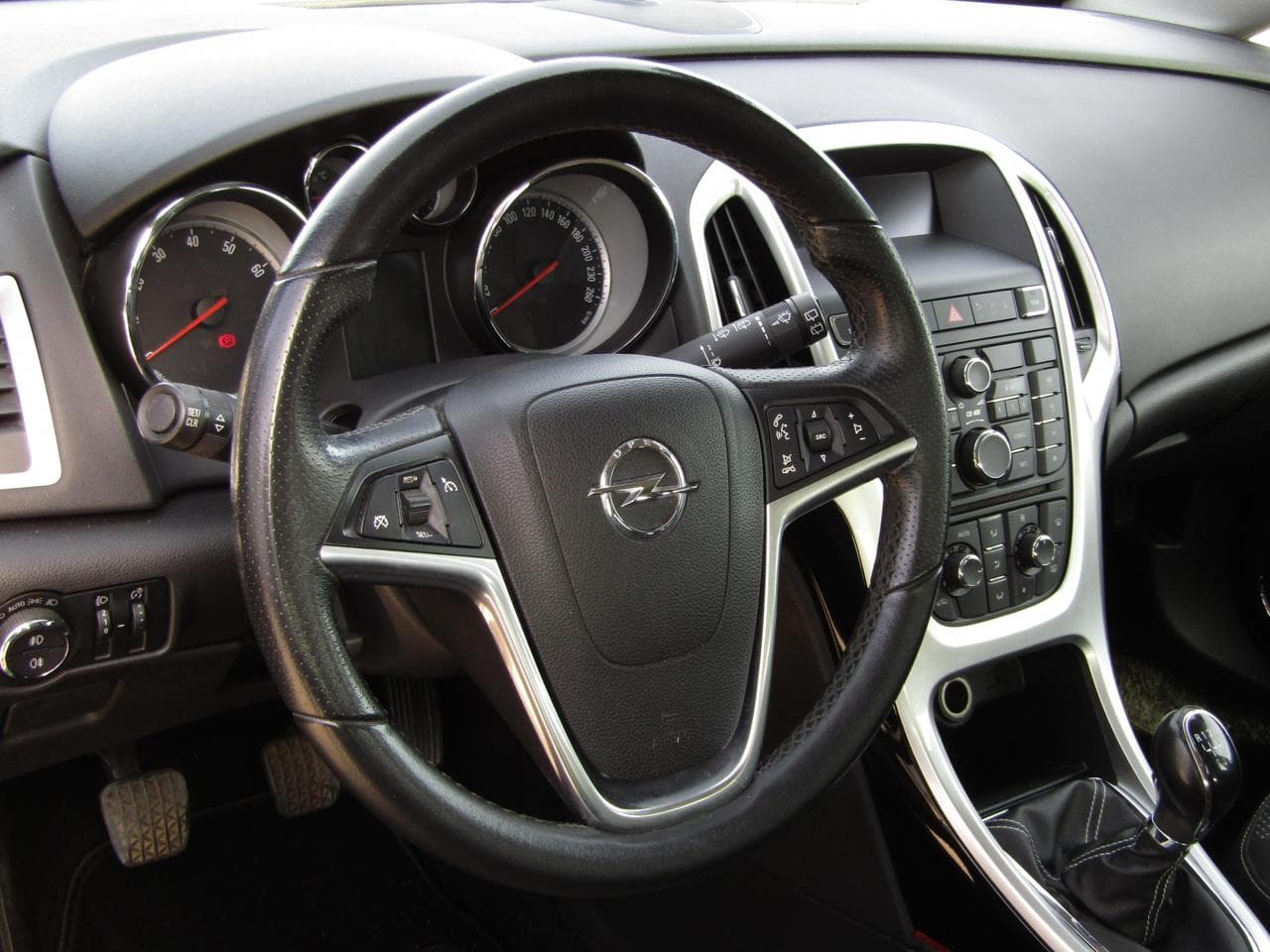 2013 Opel Astra - 13