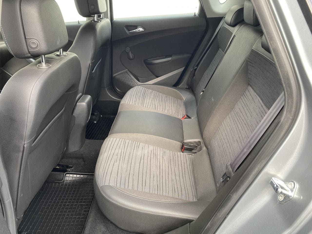 2014 Opel Astra - 10