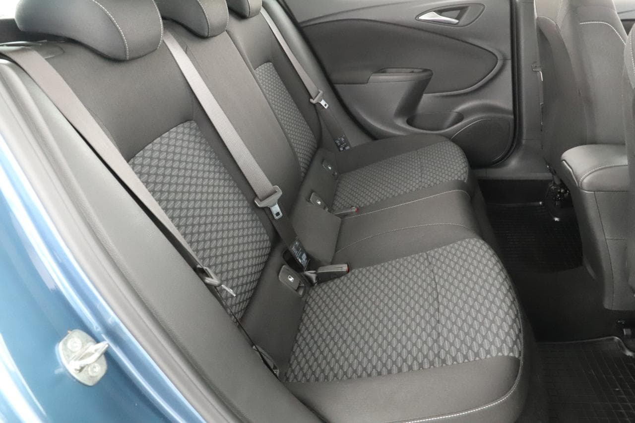 2016 Opel Astra - 11