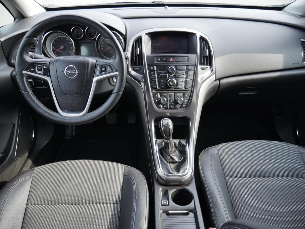 2010 Opel ASTRA - 8
