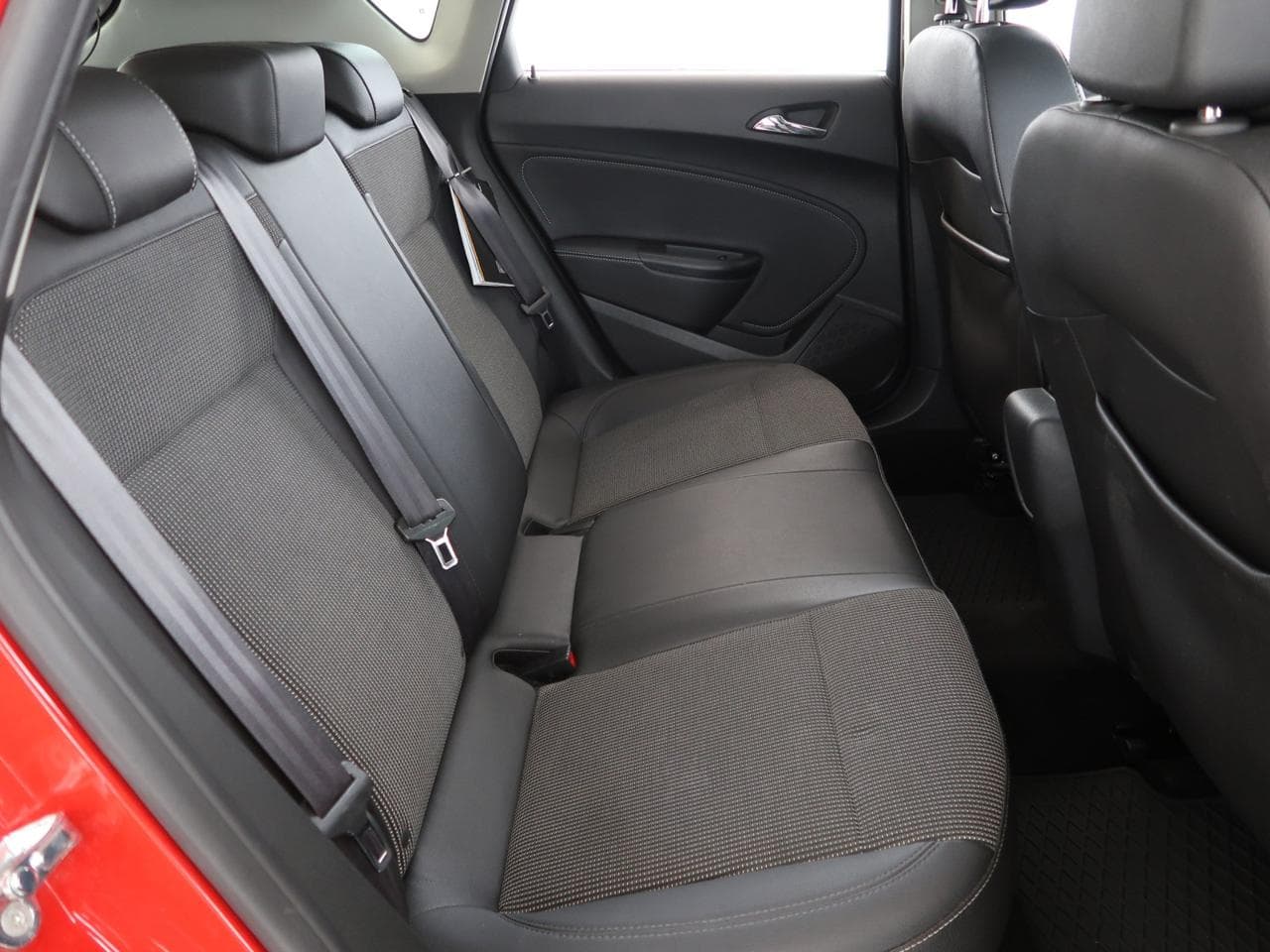 2014 Opel ASTRA - 23