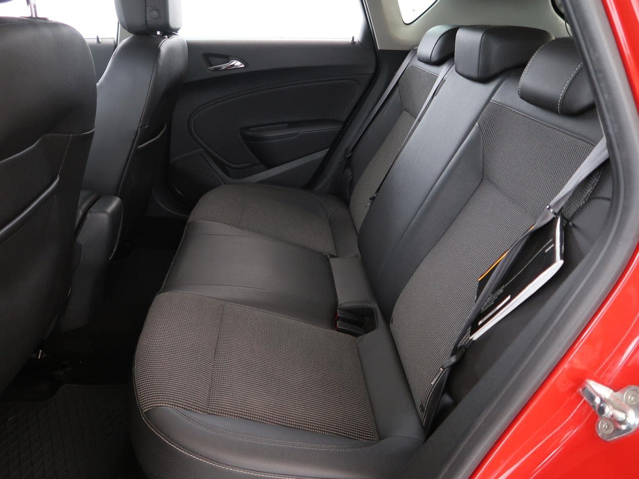 2014 Opel ASTRA - 27