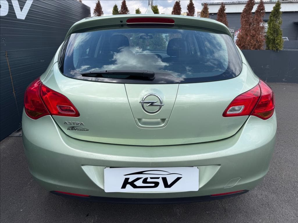 2012 Opel ASTRA - 8