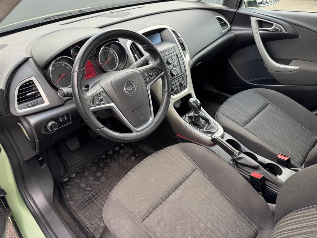 2012 Opel ASTRA - 13