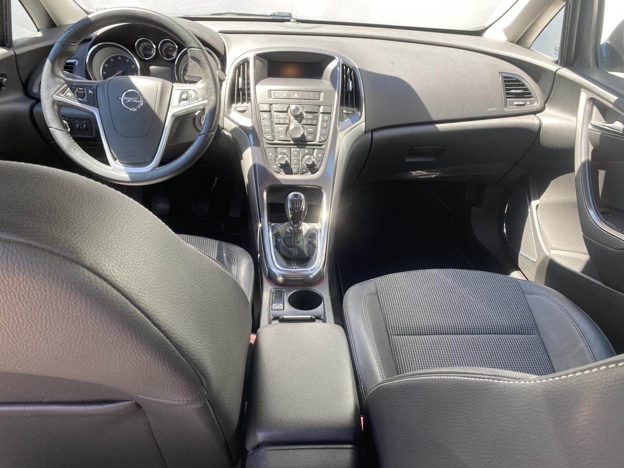 2010 Opel ASTRA - 8