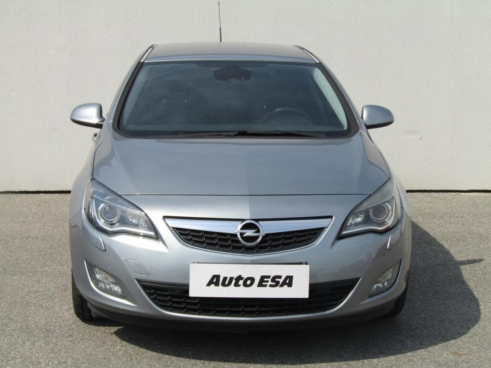 2010 Opel ASTRA - 2