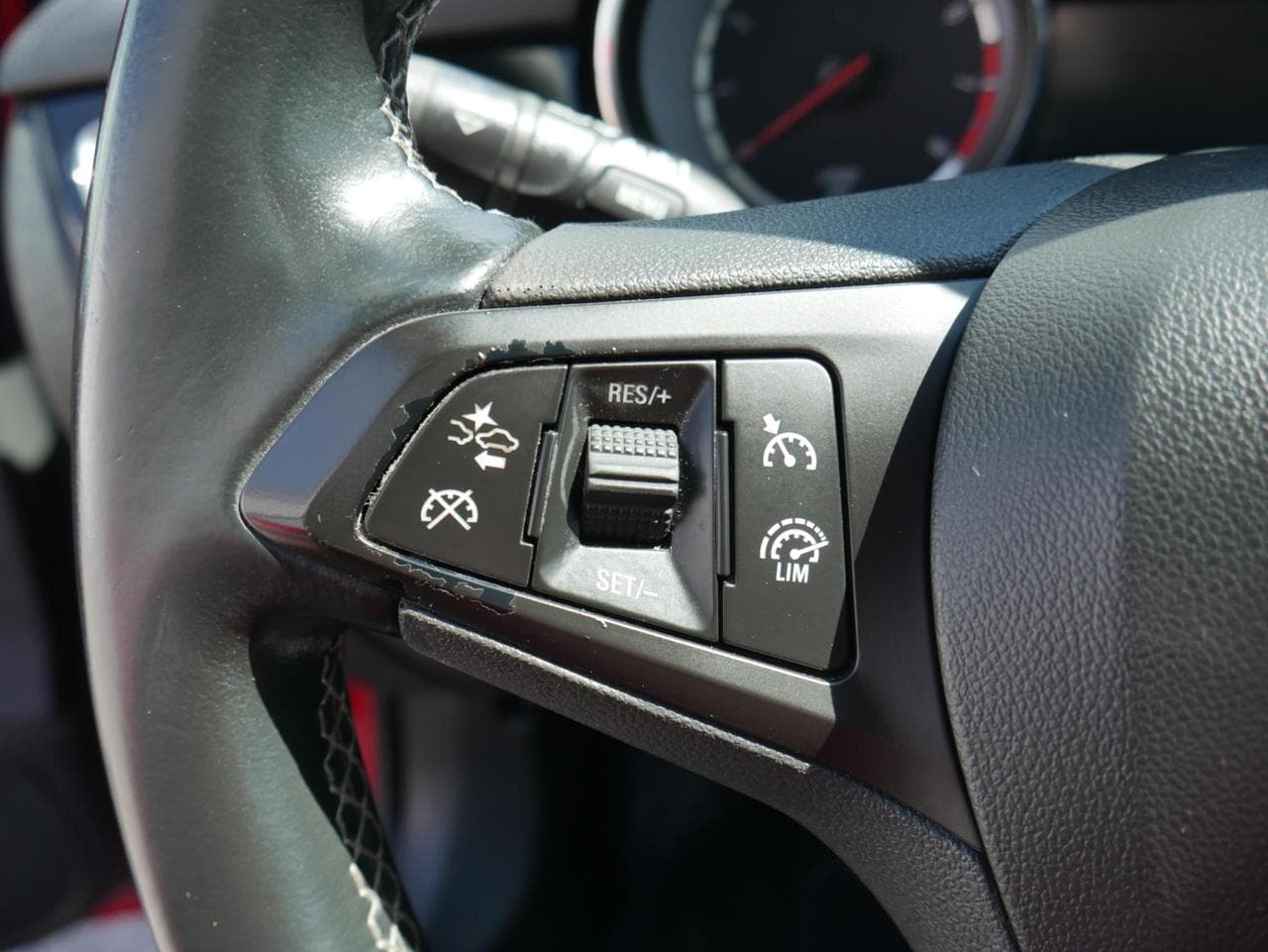2016 Opel ASTRA - 30