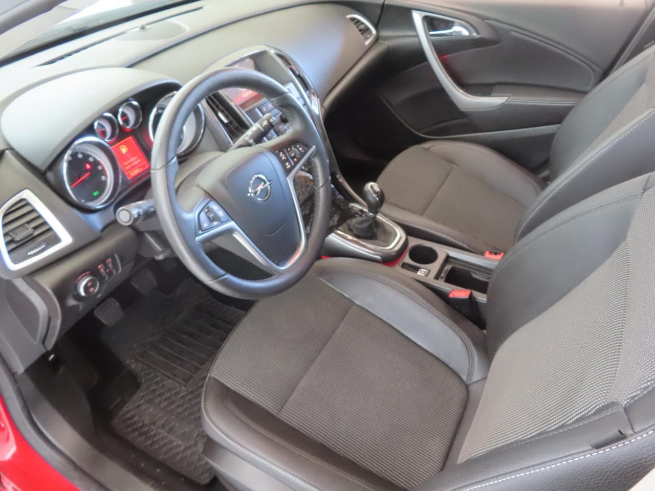 2014 Opel ASTRA - 16