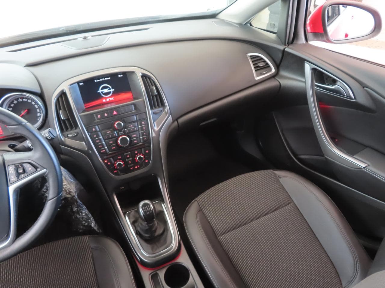 2014 Opel ASTRA - 11