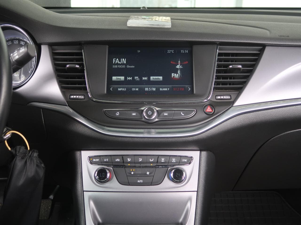 2017 Opel ASTRA - 18