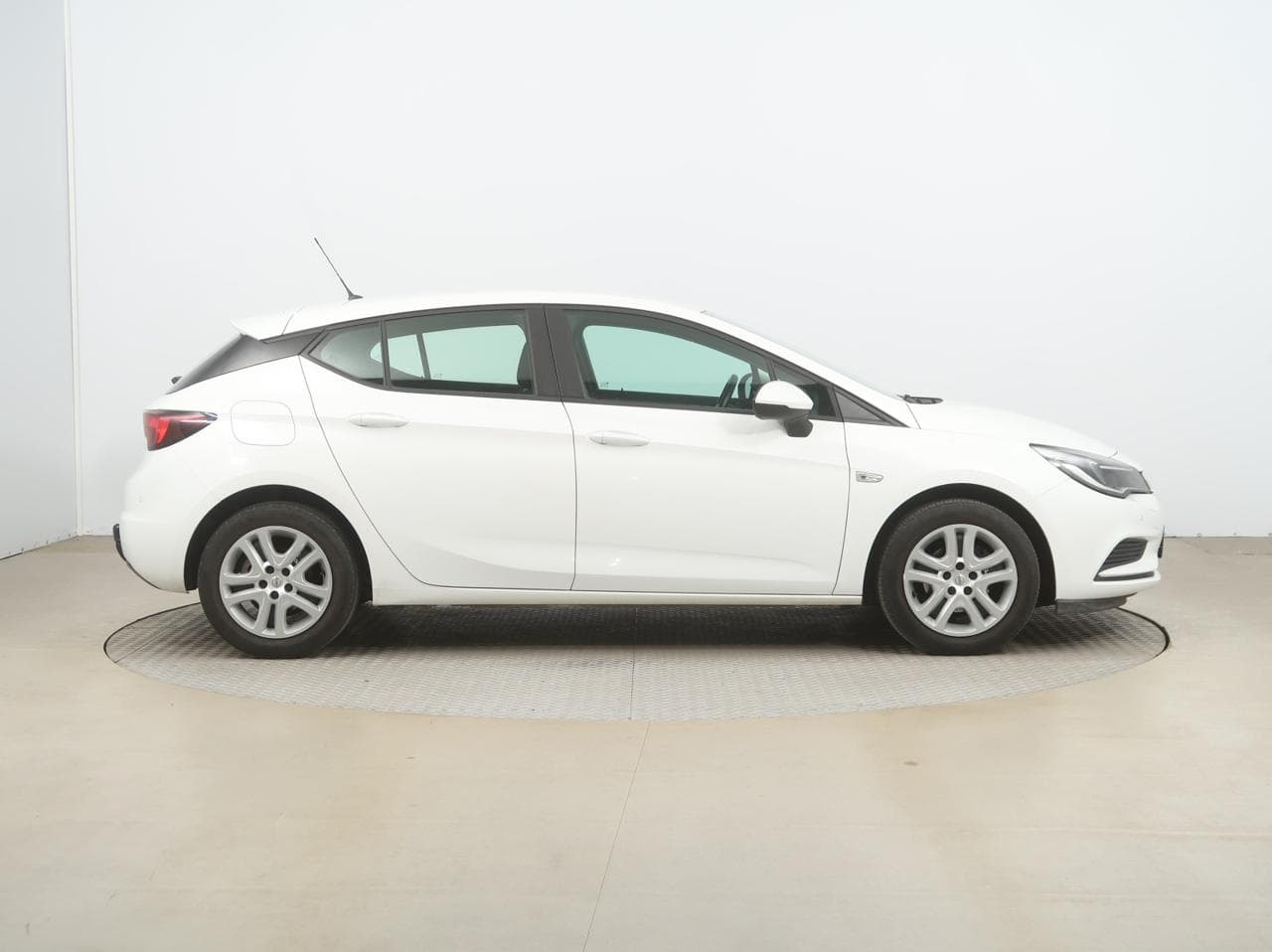 2017 Opel ASTRA - 8