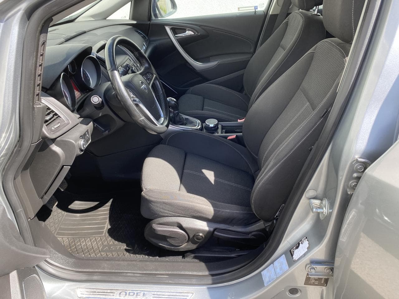 2010 Opel ASTRA - 9