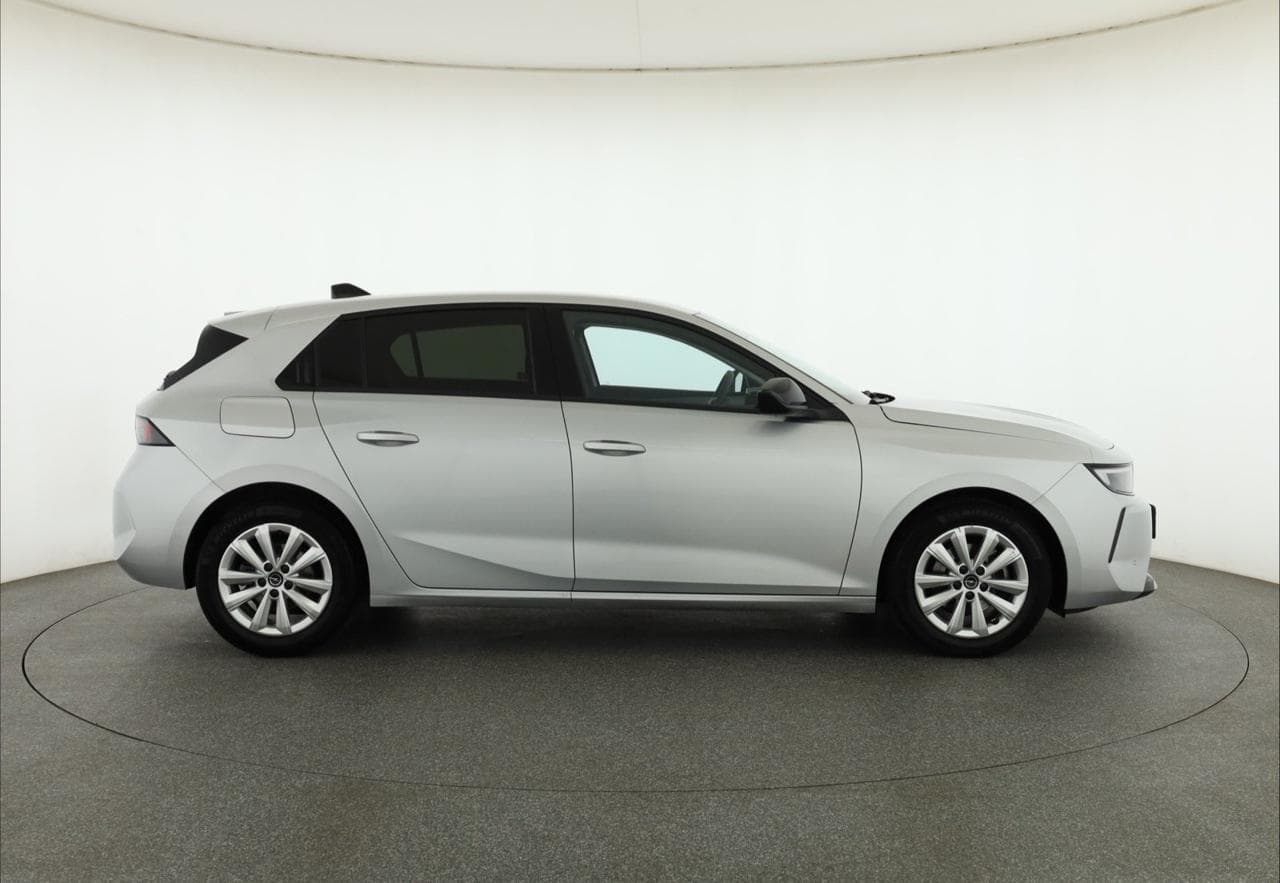 2024 Opel ASTRA - 8