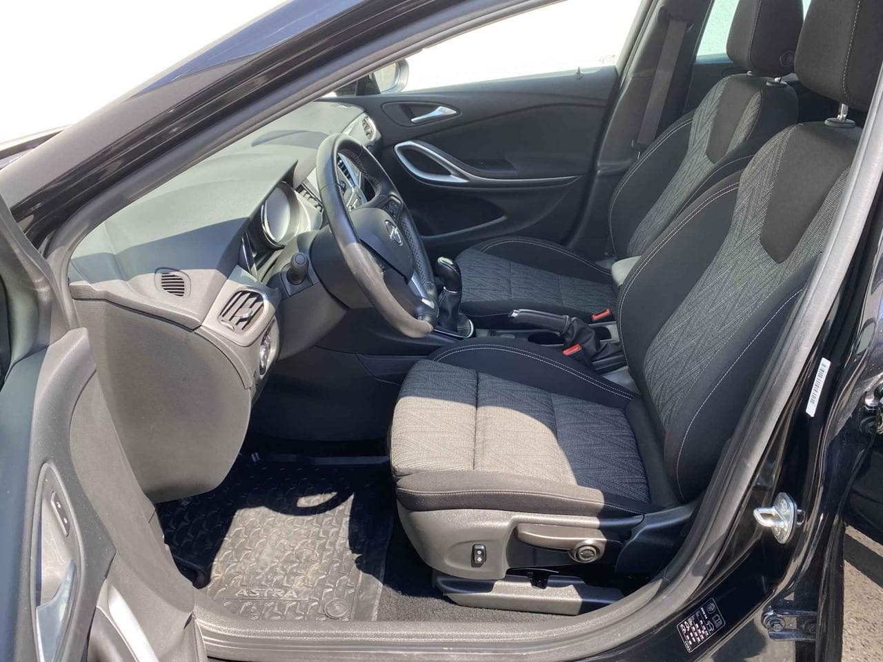 2020 Opel ASTRA - 9