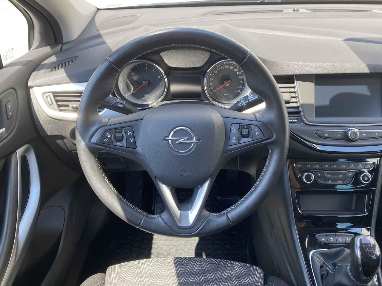 2020 Opel ASTRA - 11