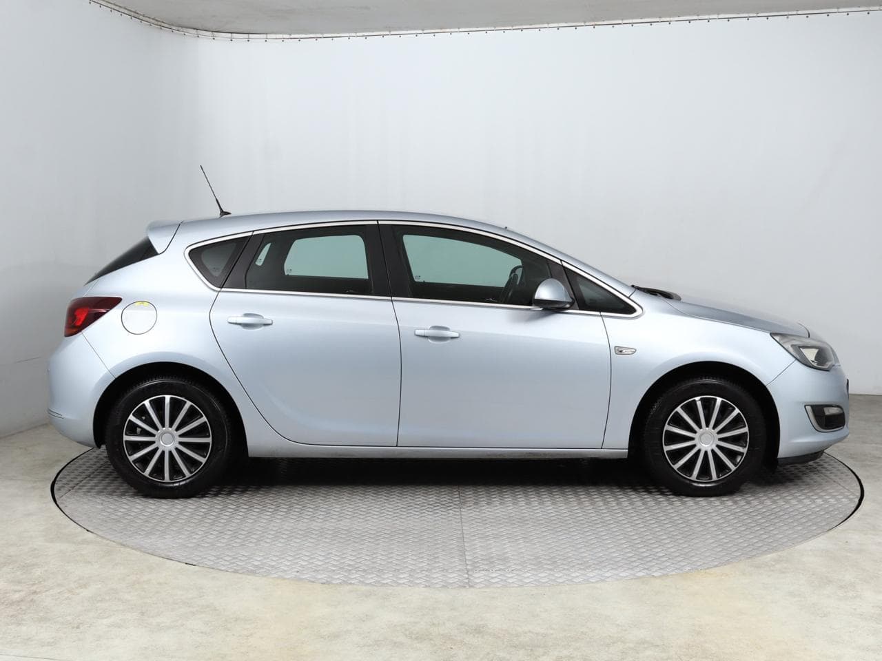 2015 Opel ASTRA - 13