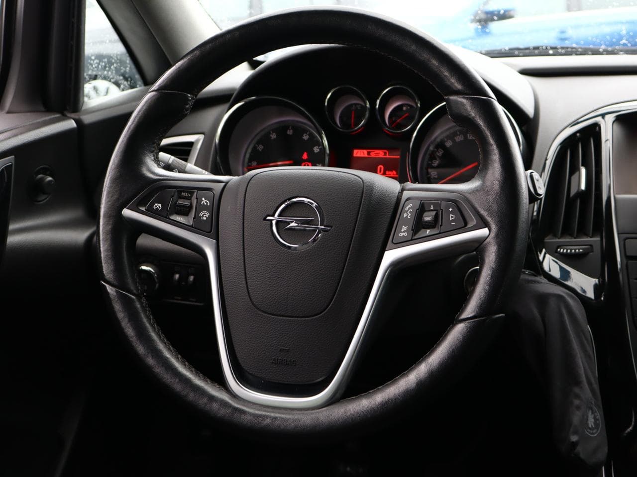 2015 Opel ASTRA - 28