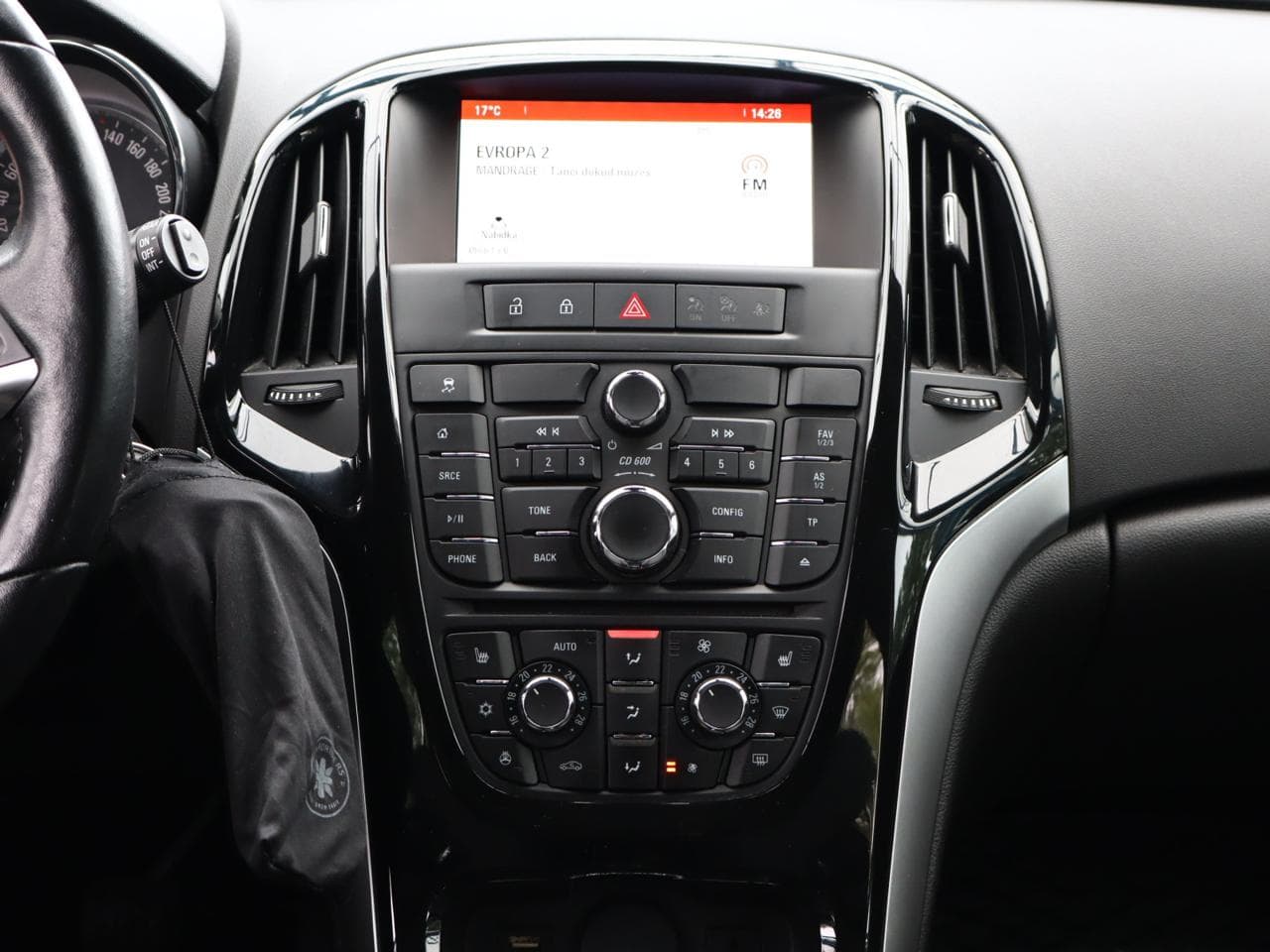 2015 Opel ASTRA - 24