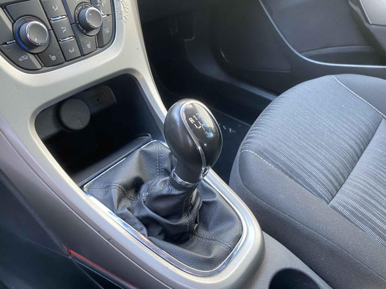 2013 Opel ASTRA - 29