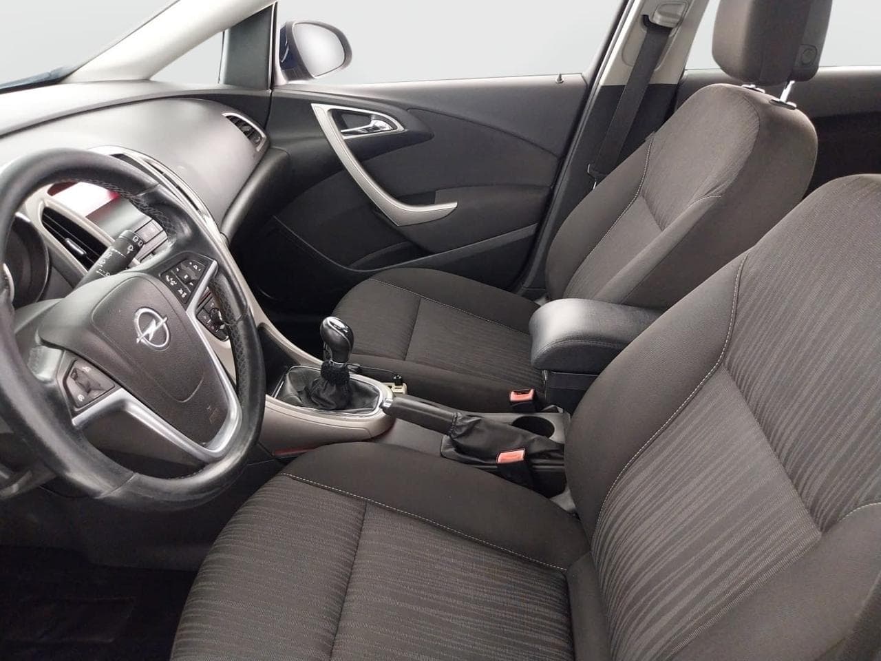 2010 Opel ASTRA - 31