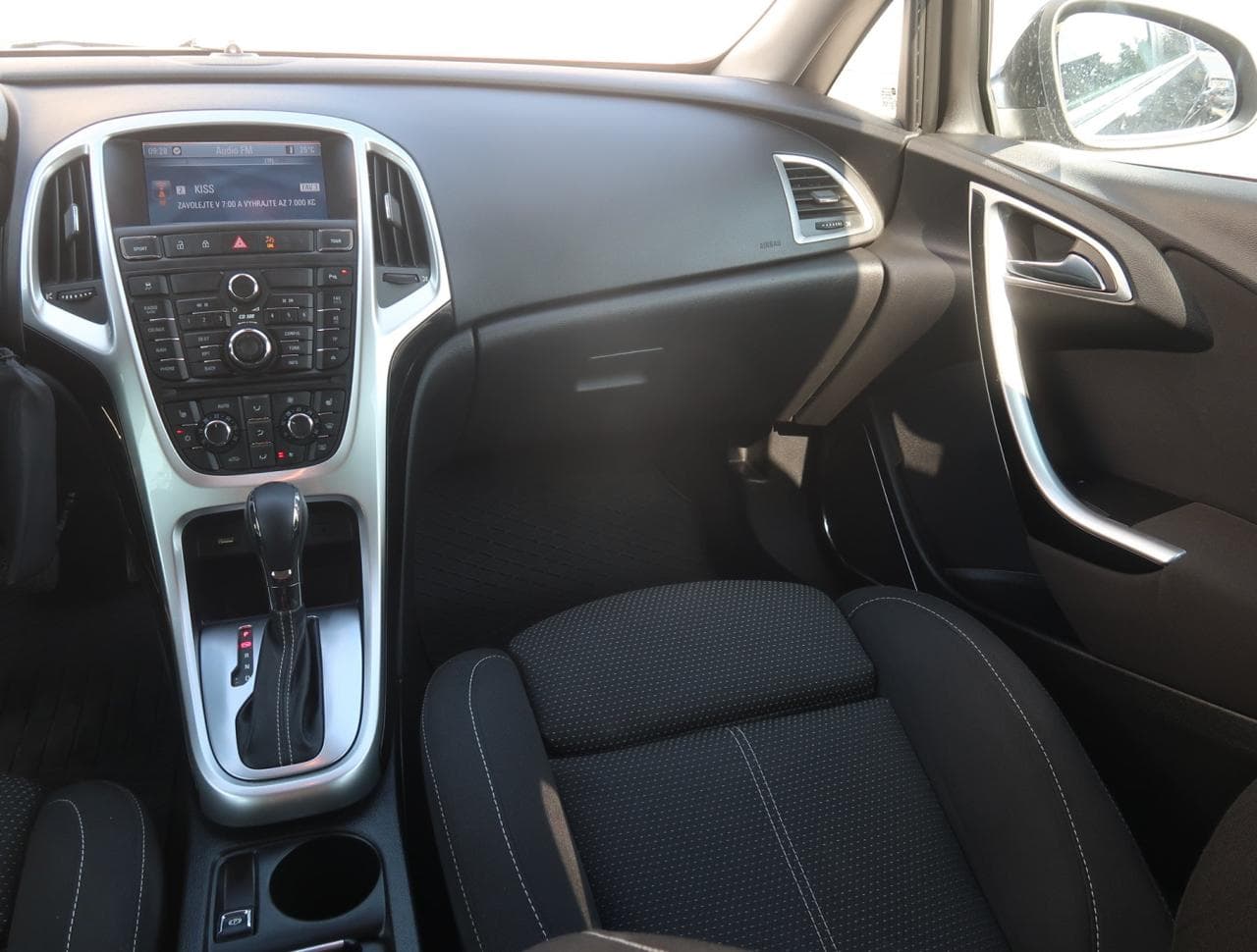 2011 Opel ASTRA - 11