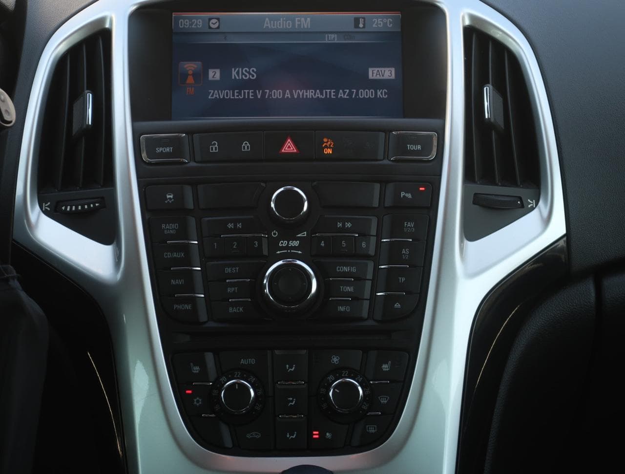 2011 Opel ASTRA - 18