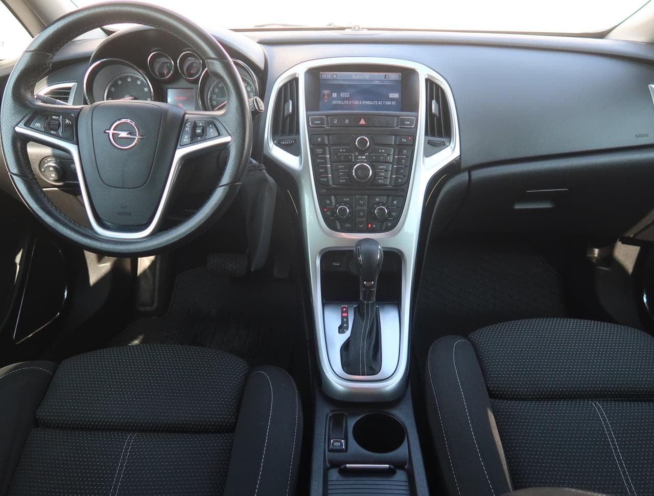2011 Opel ASTRA - 10