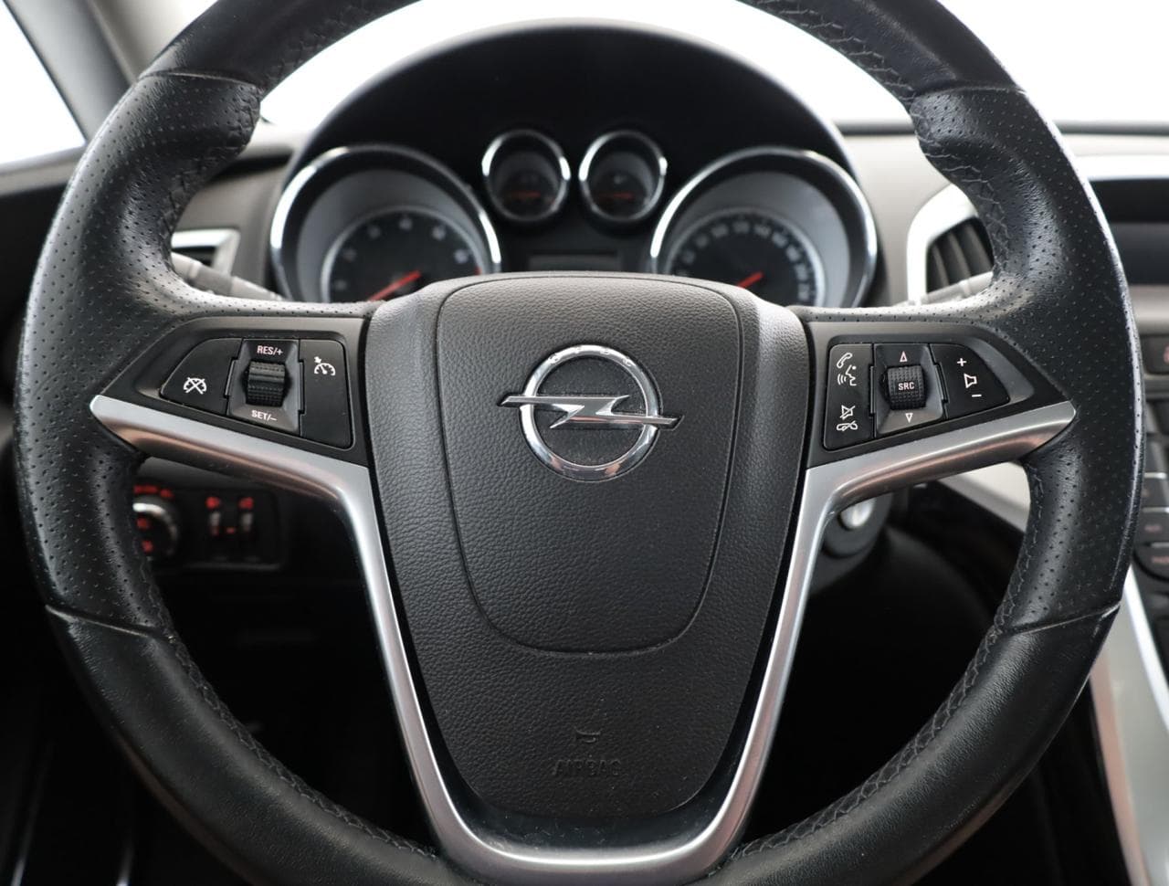 2011 Opel ASTRA - 14