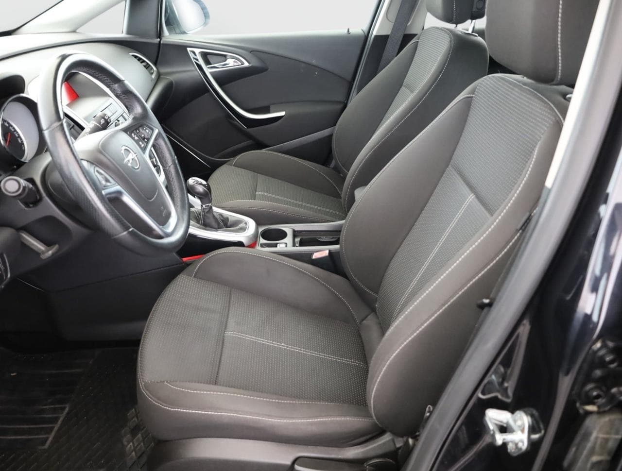2011 Opel ASTRA - 13