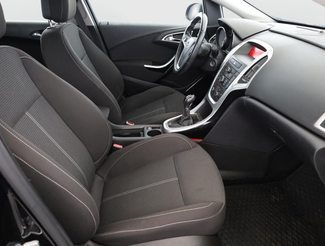 2011 Opel ASTRA - 10
