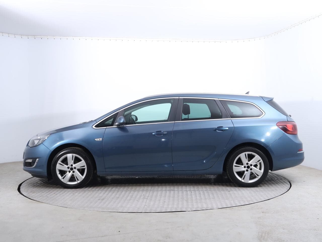 2013 Opel Astra - 4