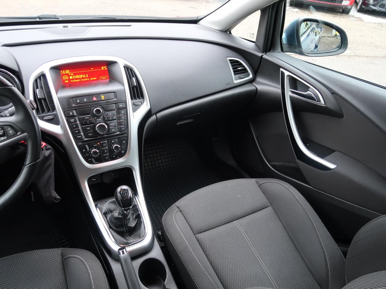 2013 Opel Astra - 11