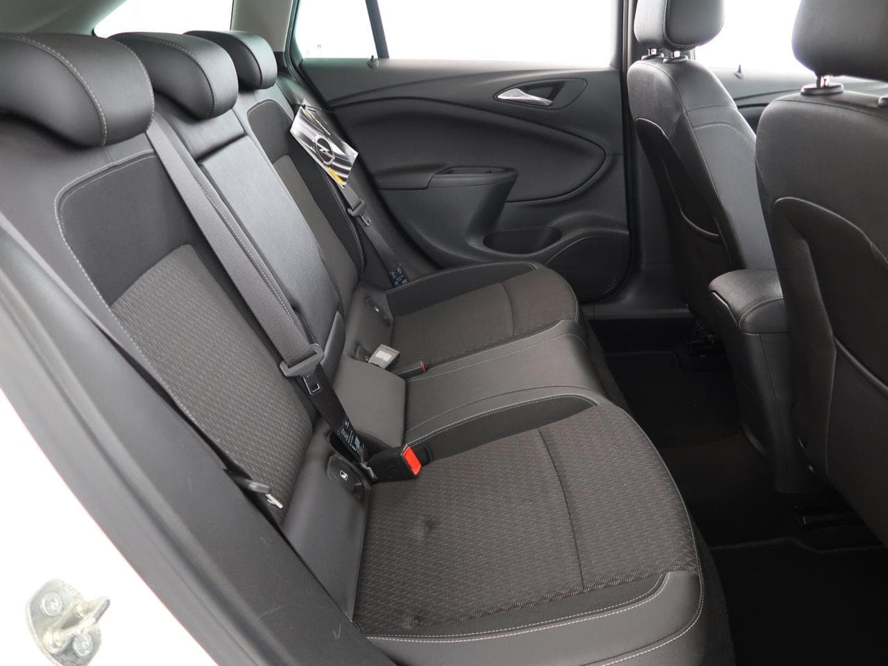 2016 Opel Astra - 13