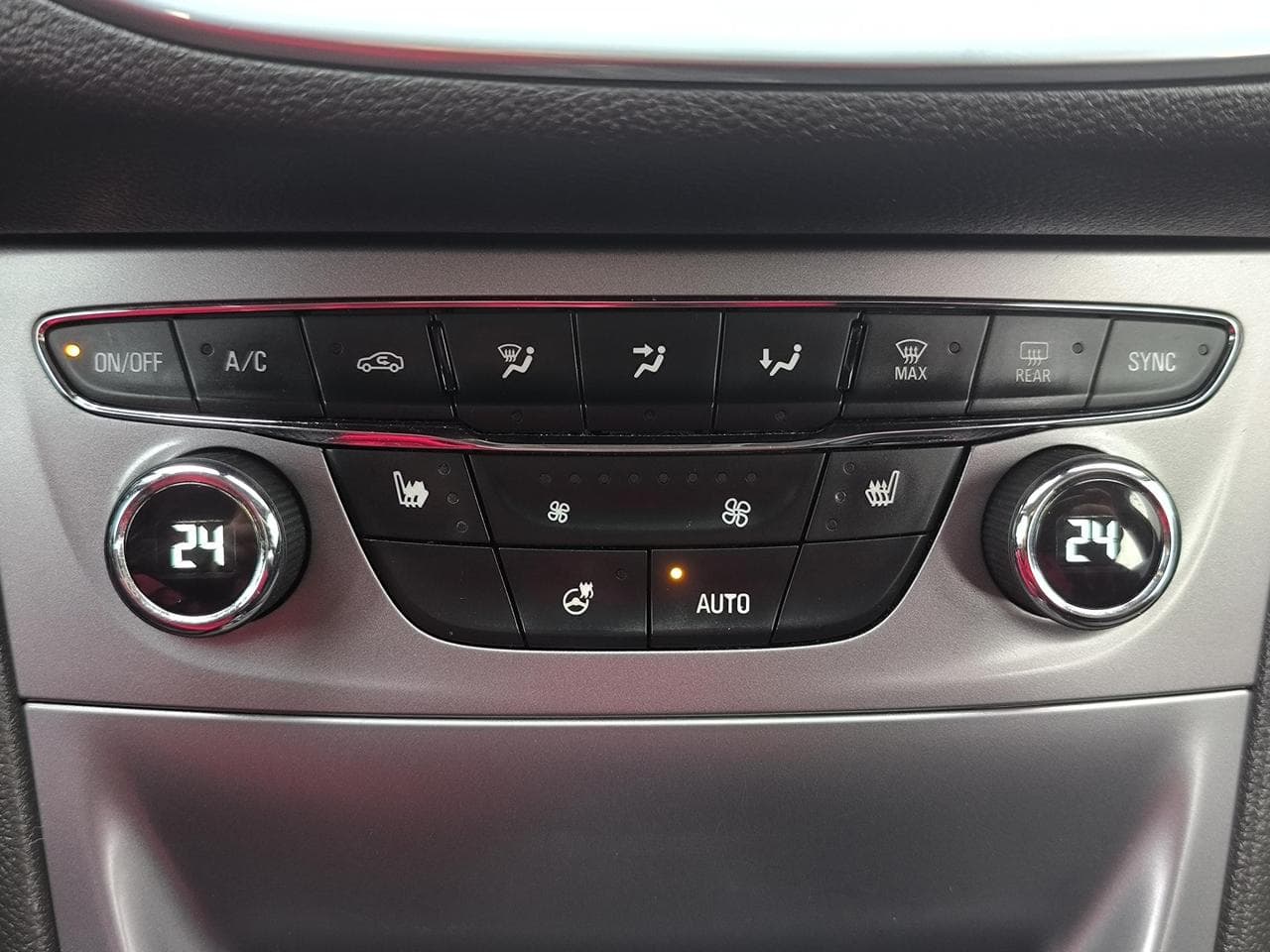 2017 Opel Astra - 14