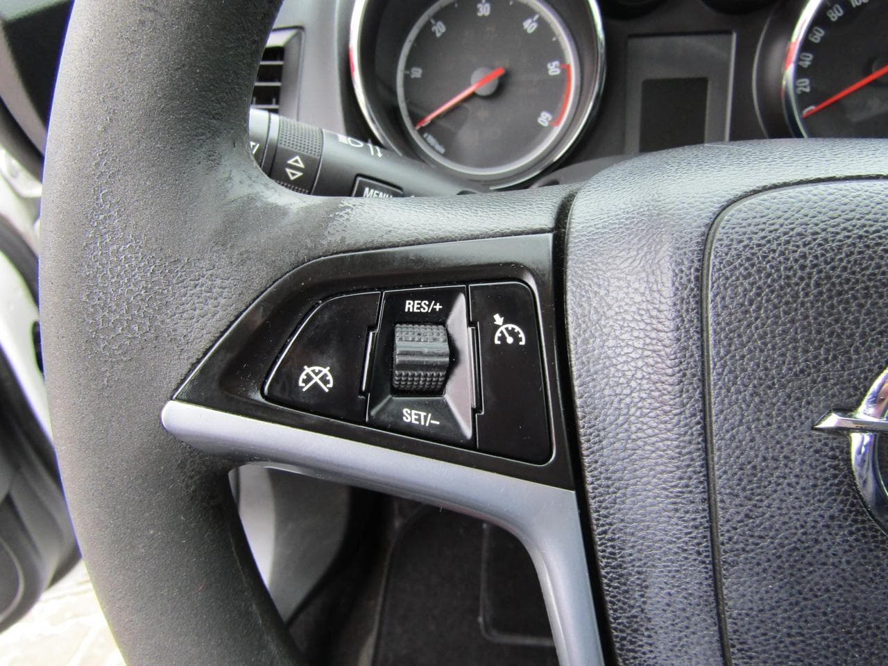 2011 Opel ASTRA - 14