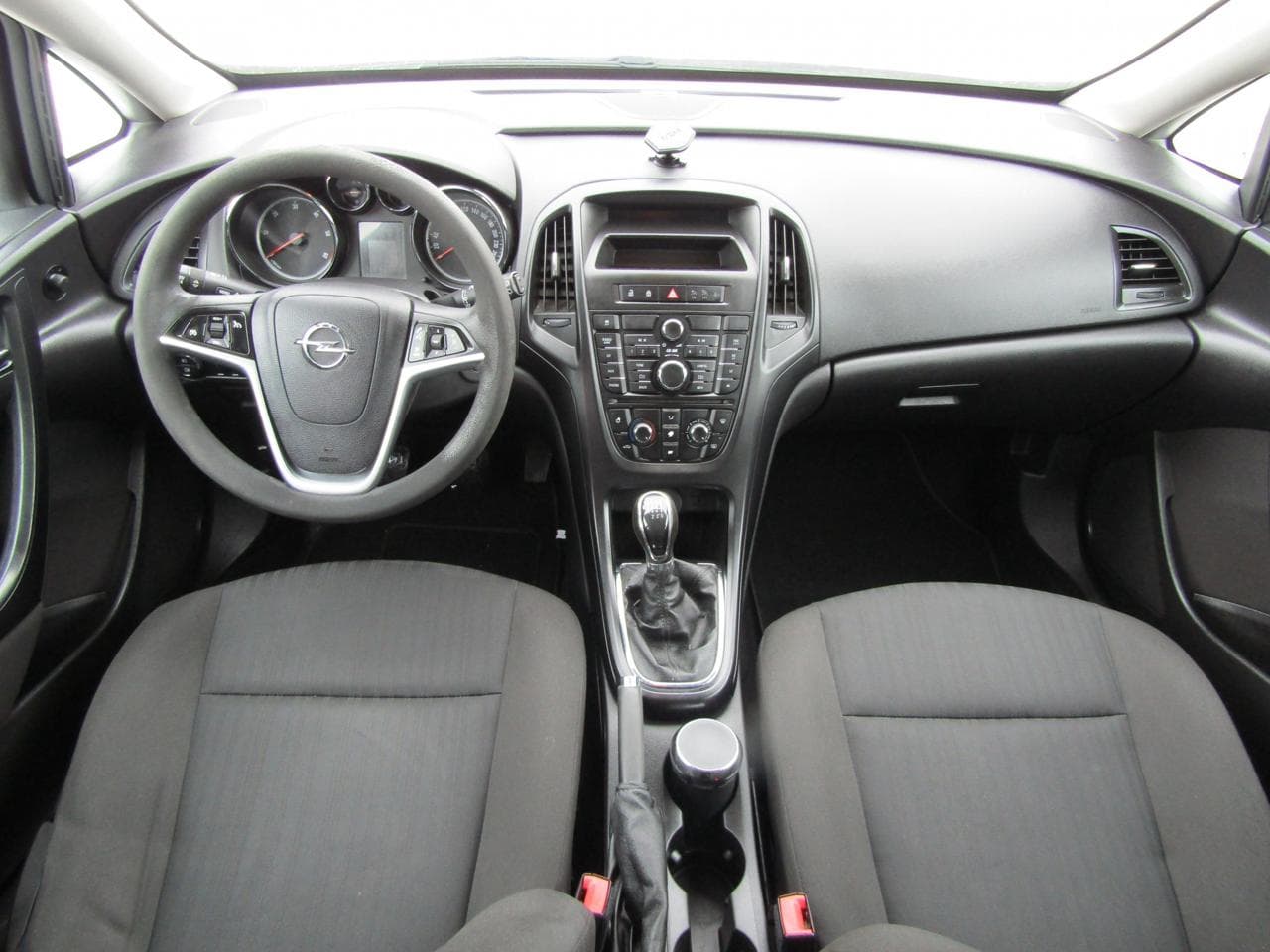 2011 Opel ASTRA - 8