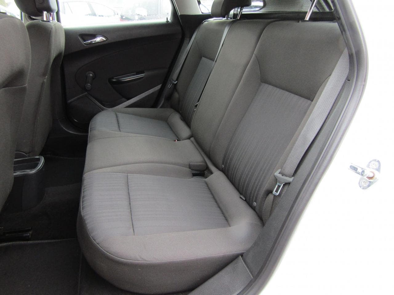 2011 Opel ASTRA - 10