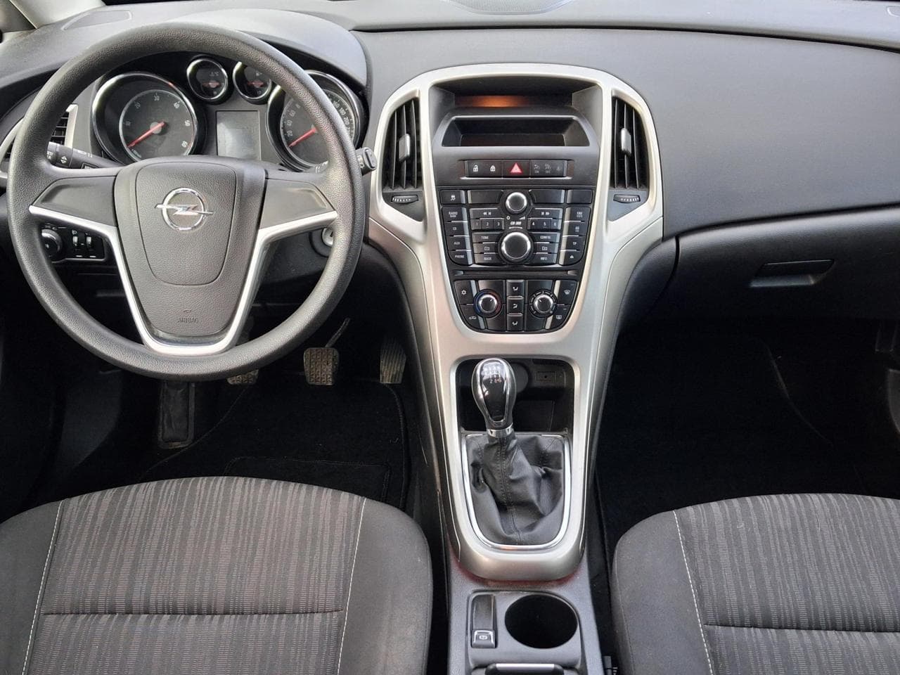 2011 Opel ASTRA - 8
