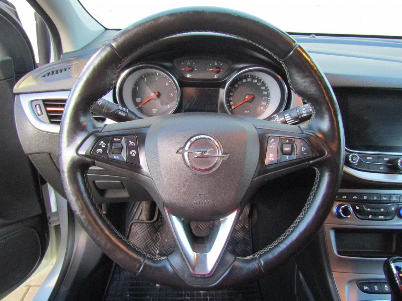 2018 Opel ASTRA - 16