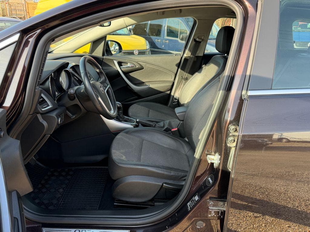 2014 Opel ASTRA - 11