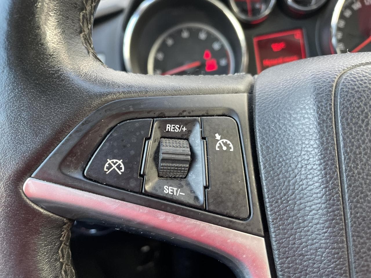 2011 Opel Astra - 16