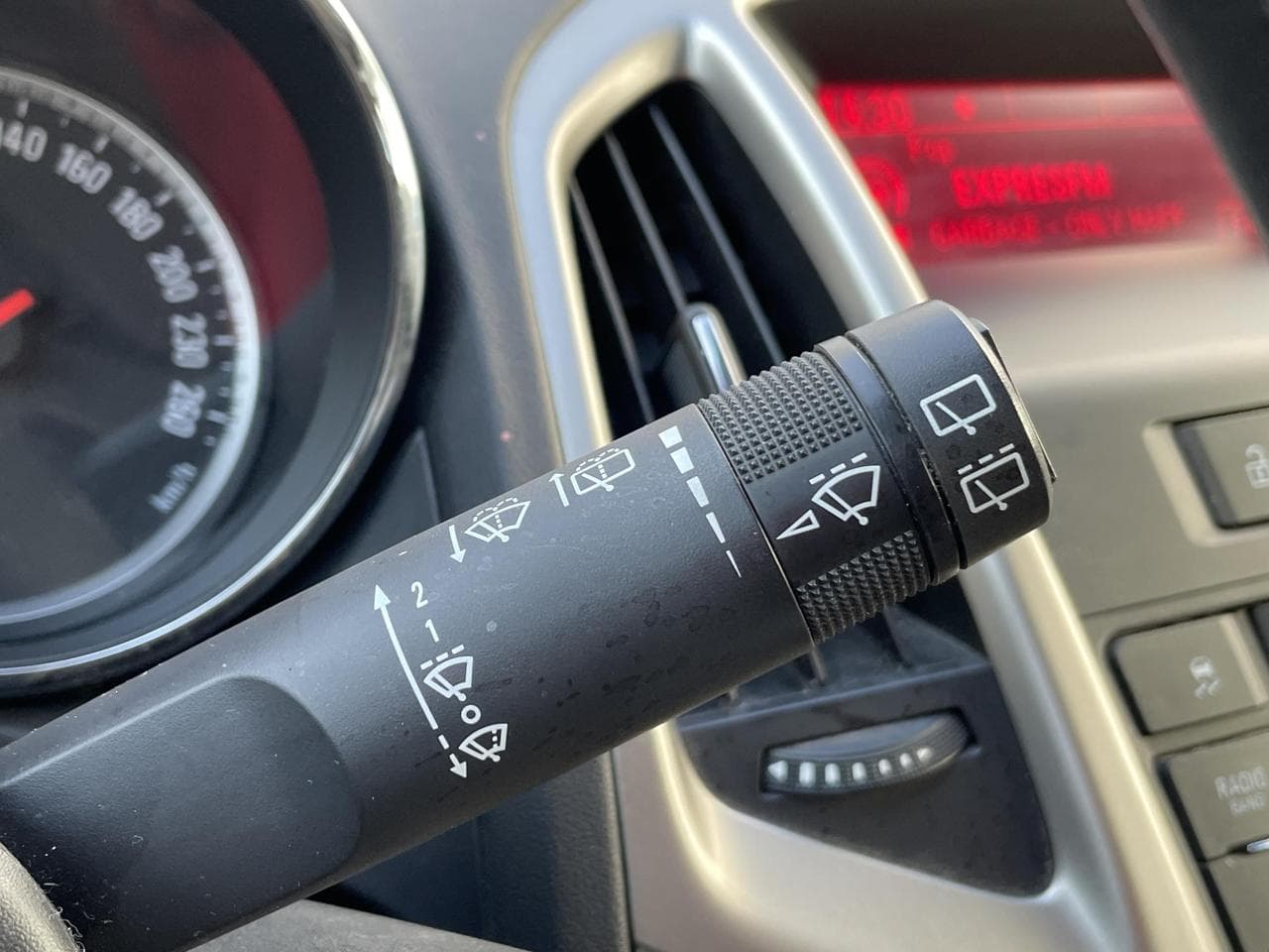 2011 Opel Astra - 18