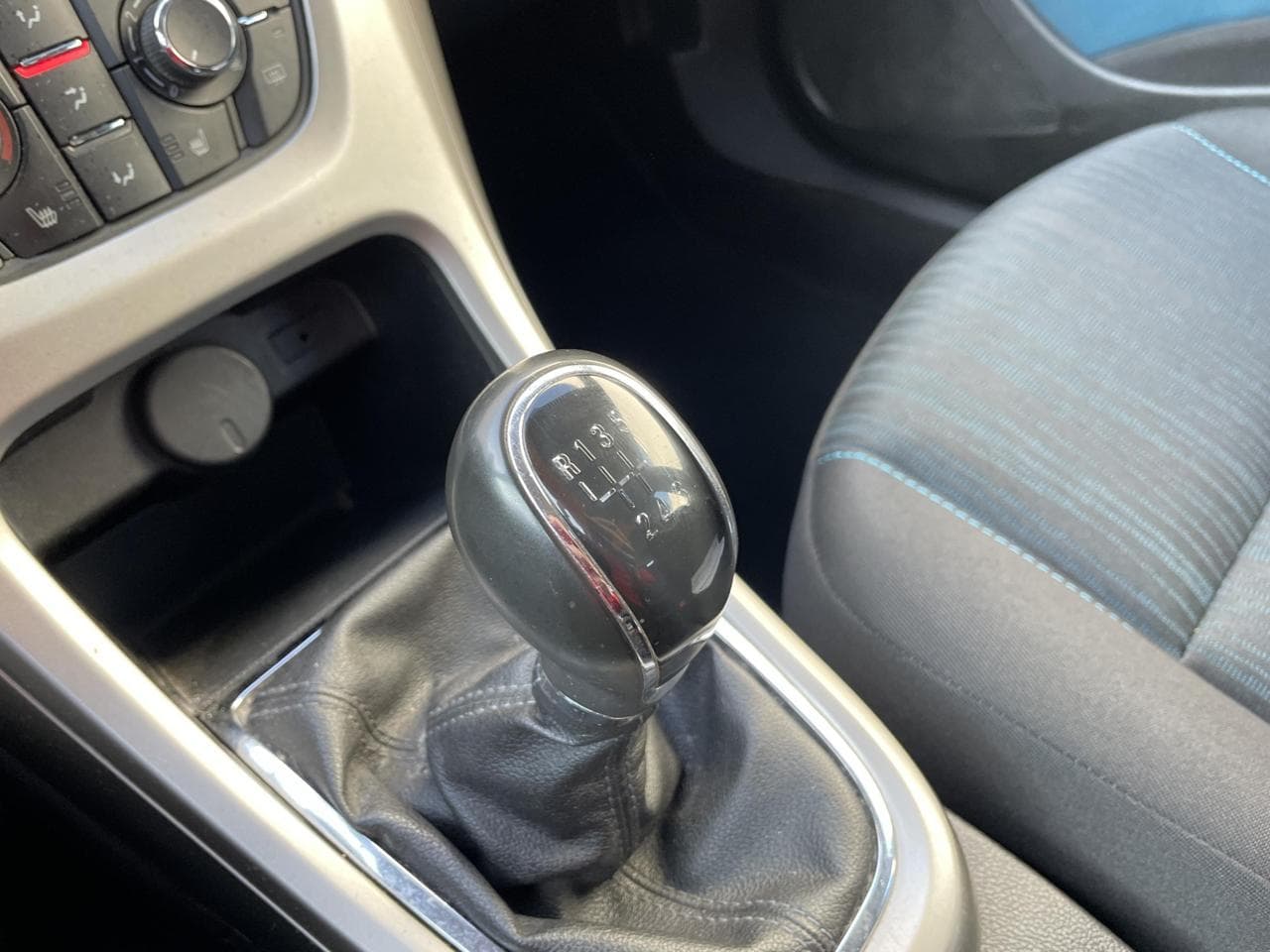 2011 Opel Astra - 15