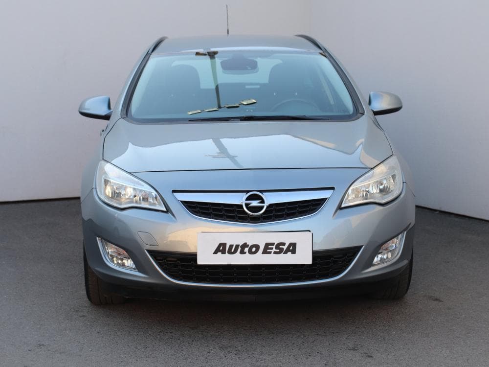 2011 Opel Astra - 2