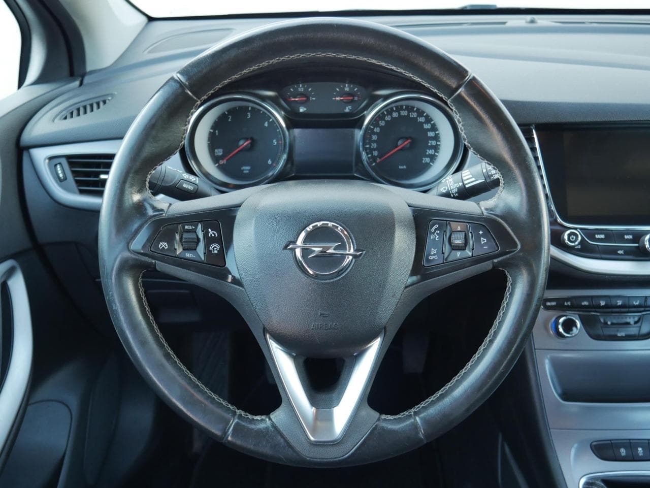 2018 Opel Astra - 11