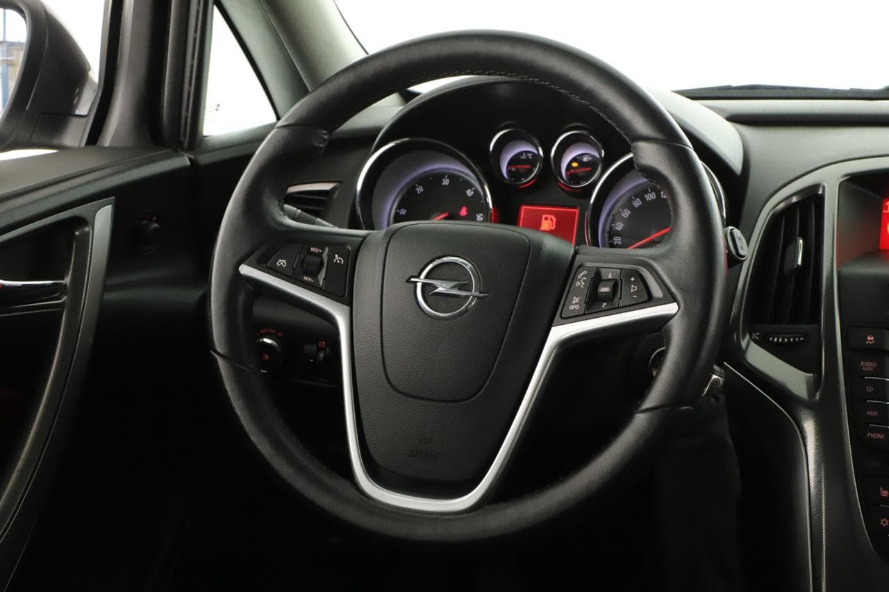 2011 Opel Astra - 14