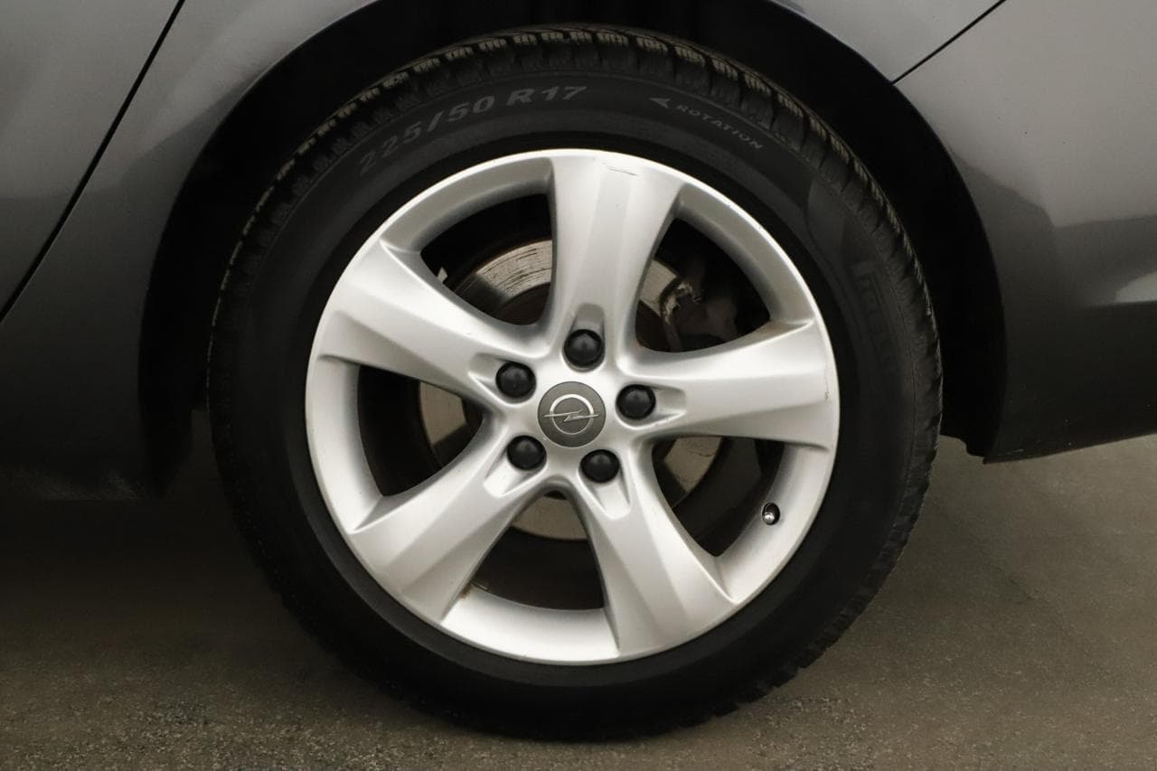 2011 Opel Astra - 17