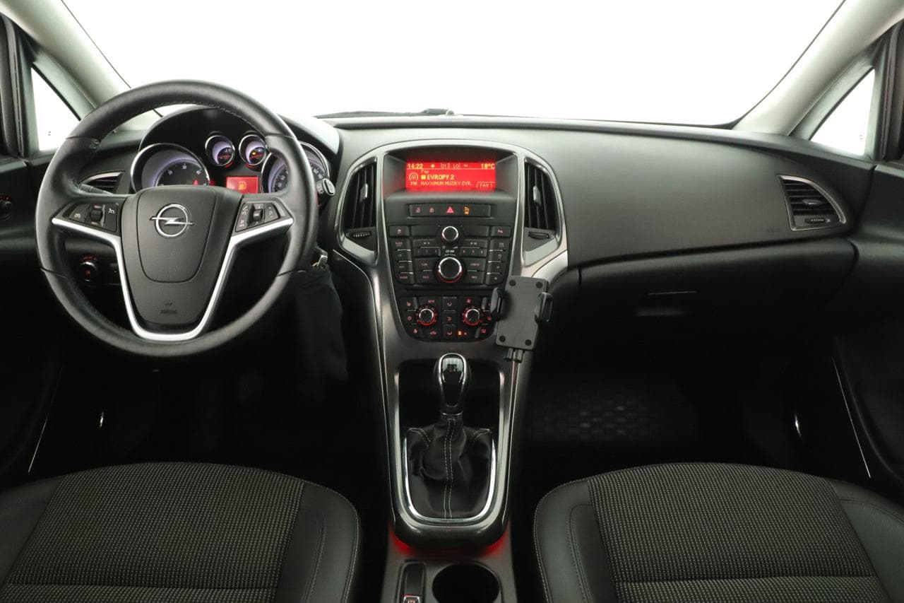 2011 Opel Astra - 9